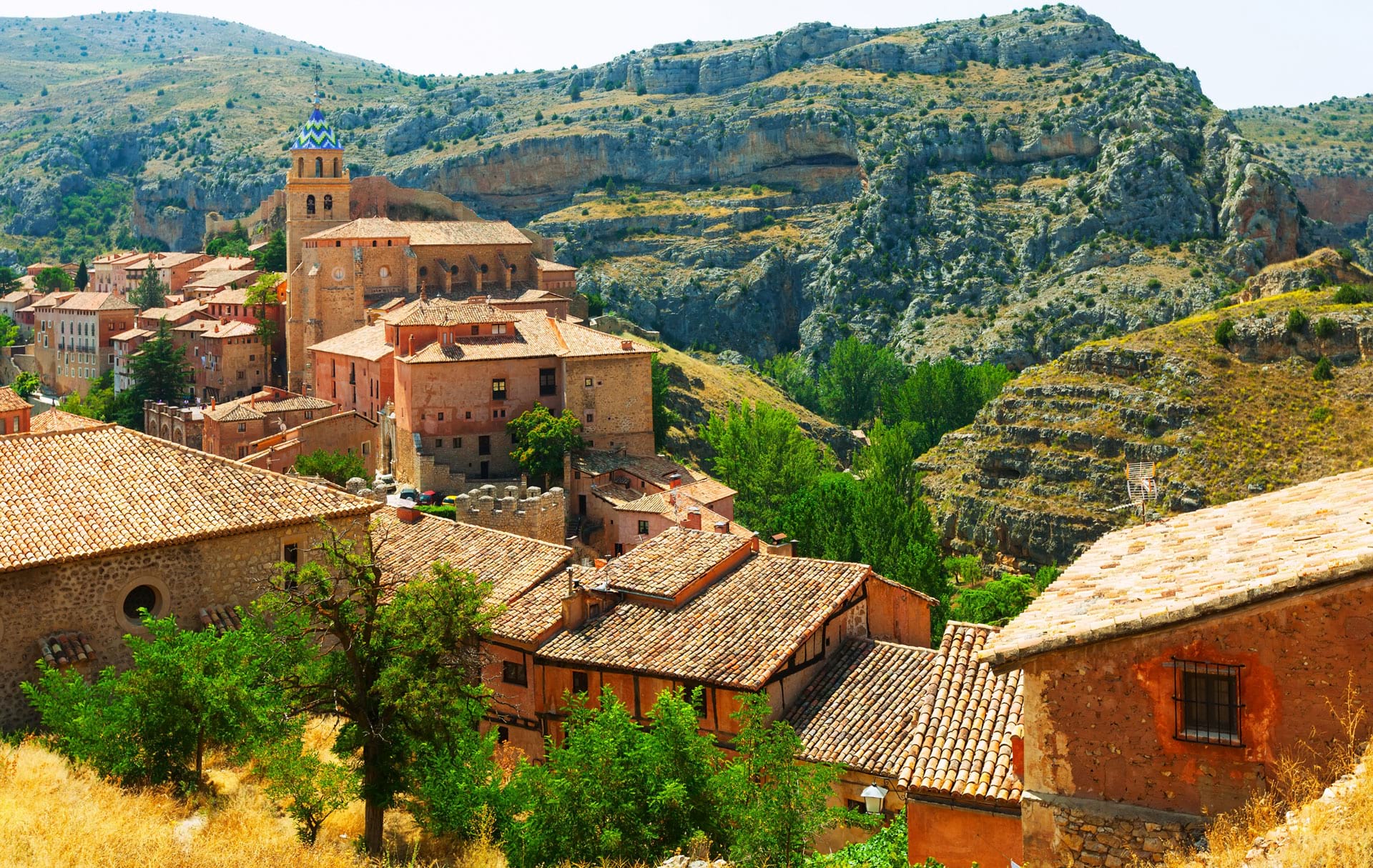 view-spanish-mountains-town-sunny-day